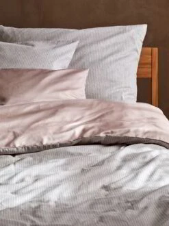 Deckenüberzug CAMILLA, Seerose, 140 X 200 Cm, 100 % Baumwolle, Satin, GOTS -Grüne Erde 13600 13601 kissendeckenueberzug camilla seerose detail emo 1