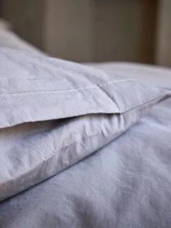 Kissenüberzug LIAM, Amethyst, 40 X 60 Cm, 100 % Baumwolle, Perkal, GOTS -Grüne Erde 13895 13896 kissendeckenueberzug liam amethyst detail2 emo jpg