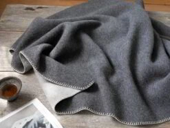 Wohndecke Odin, Hellgrau, Anthrazit, 150 X 200 Cm, 100 % Schurwolle (Schaf), Schurwolle KbT -Grüne Erde 412683 wohndecke odin hellgrau anthrazit emo