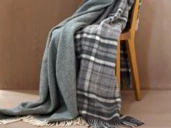 Wohndecke Maxim, Zeder, 130 X 200 Cm, 100 % Schurwolle (Lamm), Eco-wool -Grüne Erde 413681 413678 wohndecke karolina maxim 2023 emo