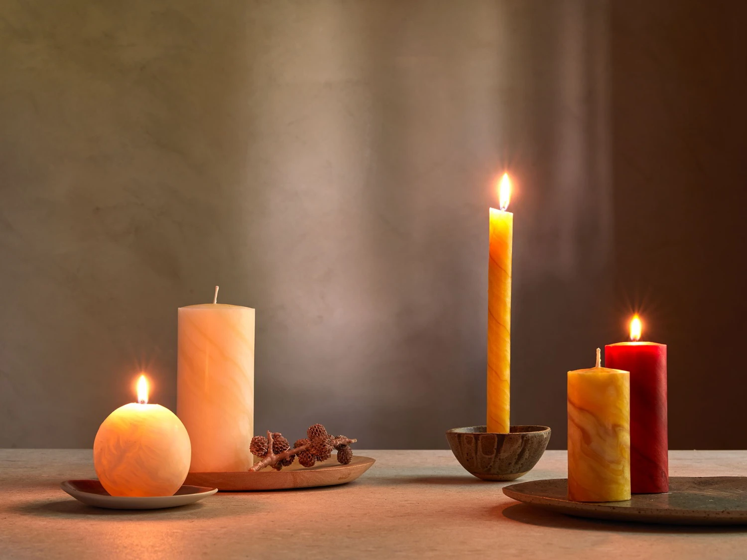 Kugelkerze Aus Bienenwachs, Rot, ø 8 Cm, 1 Stk. 4 Kugelkerze Aus Bienenwachs, Rot, ø 8 Cm, 1 Stk. – Bild 2