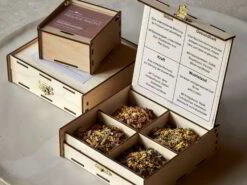 Holzkistchen "Gute Wünsche" Mit 4 Räuchermischungen, 280 Ml -Grüne Erde 48921 46377 49437 47716 raeuchermischungen emo