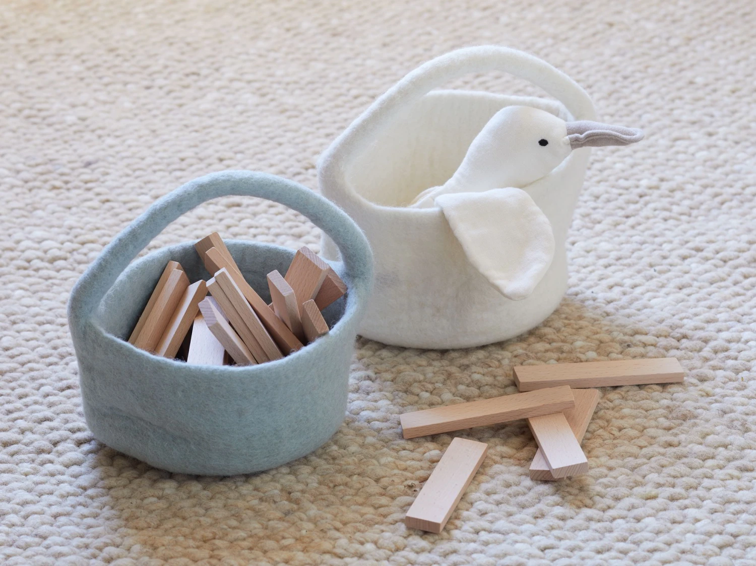 Aufbewahrungskorb Aus Filz Klein, Blau, ø 17 Cm H 8 Cm, 100 % Schurwolle (Schaf) 5 Aufbewahrungskorb Aus Filz Klein, Blau, ø 17 Cm H 8 Cm, 100 % Schurwolle (Schaf) – Bild 3