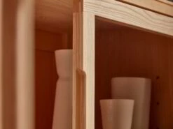 Vitrine Tenso, 2-türig, 2 Laden , Türfüllung Holz, Buche -Grüne Erde 700406 vitrine tenso esche detail 03