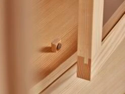 Vitrine Tenso, 2-türig, 2 Laden , Türfüllung Holz, Buche -Grüne Erde 700406 vitrine tenso esche detail 04