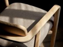 Ketil Stuhl Mit Armlehne, Mit Bezug Wollstoff Tano Natur (79), Buche 9 Ketil Stuhl Mit Armlehne, Mit Bezug Wollstoff Tano Natur (79), Buche -Grüne Erde 700554 stuhl ketil emo02