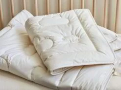 Kinder Sommerdecke Schafschurwolle Mit Wolkensteppung, 80 X 80 Cm, 150 G/m2 GOTS, NATURTEXTIL BEST -Grüne Erde 73952 73953 ganzjahresdecke schafwolle emo 1