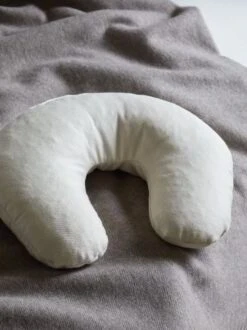 Halbmond-Nackenkissen, 37 X 29 X 7 Cm, Füllung: Latexflocken, Bezug: 100 % BW-Satin -Grüne Erde 74274 nackenkissen latex emo