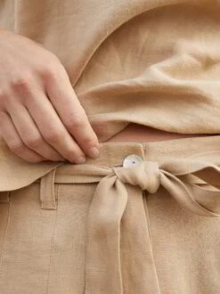 Hose, 100 % Bio-Leinen, 19 Safari, 44, GOTS -Grüne Erde 854794 854891 top hose safari detail