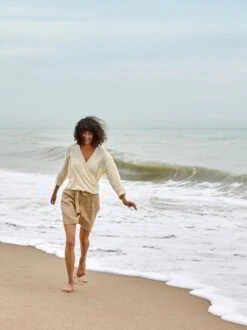 Shorts, 100 % Bio-Leinen, 19 Safari, 42, GOTS 22 Shorts, 100 % Bio-Leinen, 19 Safari, 42, GOTS -Grüne Erde 854953 854879 bluse shorts emo