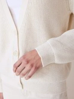 Strickjacke, 100 % Bio-Baumwolle, 12 Offwhite, L, GOTS -Grüne Erde 855889 cardigan offwhite frei 05