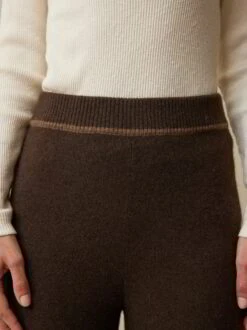 Strickhose, 100 % Yak, 67 Espresso, S -Grüne Erde 856027 67 hw23 051 detail 01