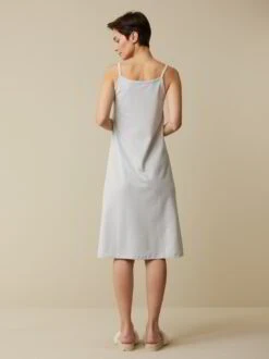 Nachthemd, 100 % Bio Baumwolle, 99 Silberblau-weiss Ringel, S, GOTS 10 Nachthemd, 100 % Bio Baumwolle, 99 Silberblau-weiss Ringel, S, GOTS -Grüne Erde 857820 99 hw23 020 emo 03