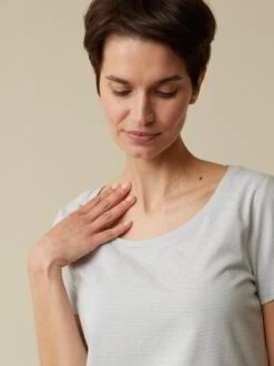 Kurzarmshirt, 100 % Bio Baumwolle, 99 Silberblau-weiss Ringel, S, GOTS -Grüne Erde 857831 99 hw23 017 detail 01