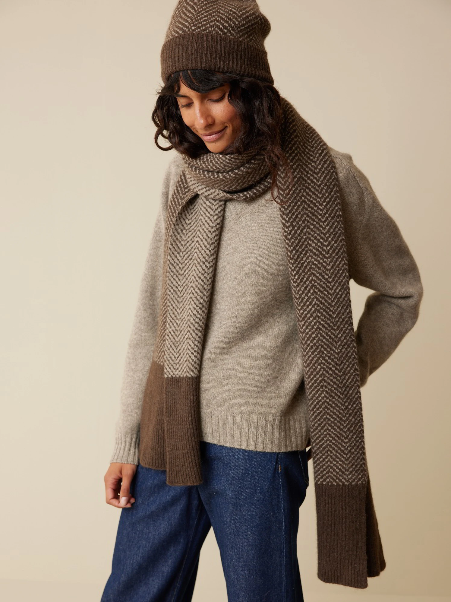 Strickschal Aus Yakwolle, 70 Yak Fischgrat, One Size 4 Strickschal Aus Yakwolle, 70 Yak Fischgrat, One Size – Bild 2