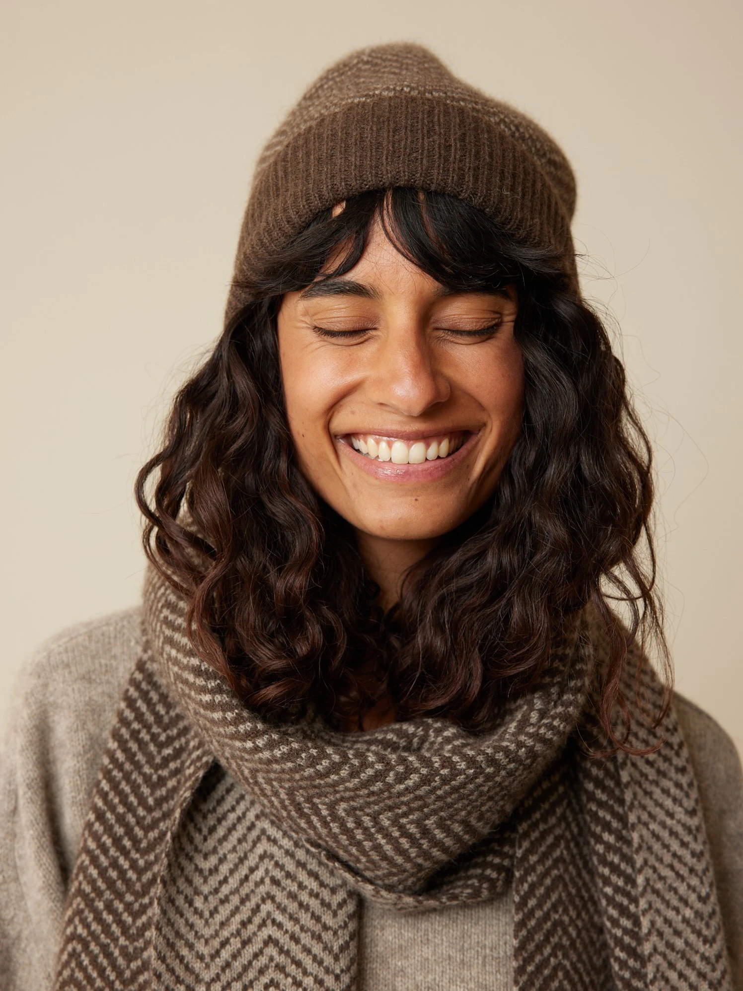 Strickschal Aus Yakwolle, 70 Yak Fischgrat, One Size 5 Strickschal Aus Yakwolle, 70 Yak Fischgrat, One Size – Bild 3