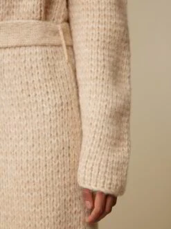 Strickmantel Aus Alpakawolle Und Baumwolle, 09 Sand, S 14 Strickmantel Aus Alpakawolle Und Baumwolle, 09 Sand, S -Grüne Erde 859686 09 858817 12 hw23 054 emo 6