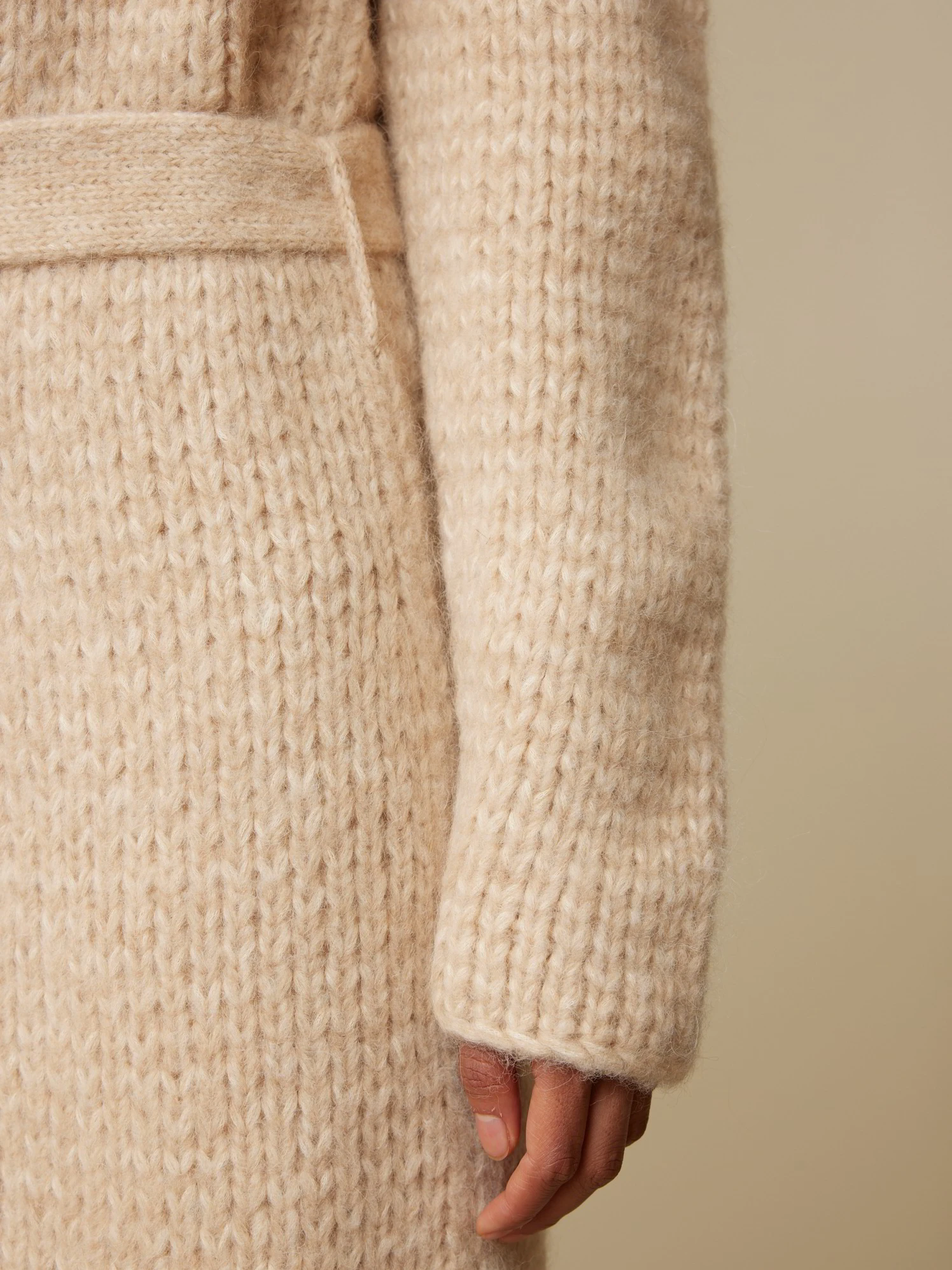 Strickmantel Aus Alpakawolle Und Baumwolle, 09 Sand, S 8 Strickmantel Aus Alpakawolle Und Baumwolle, 09 Sand, S – Bild 6