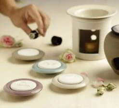 Duftlampe Aus Keramik, H 10 Cm, ø 11,5 Cm, Weiß -Grüne Erde page0035 q01 22 1 015 jpg